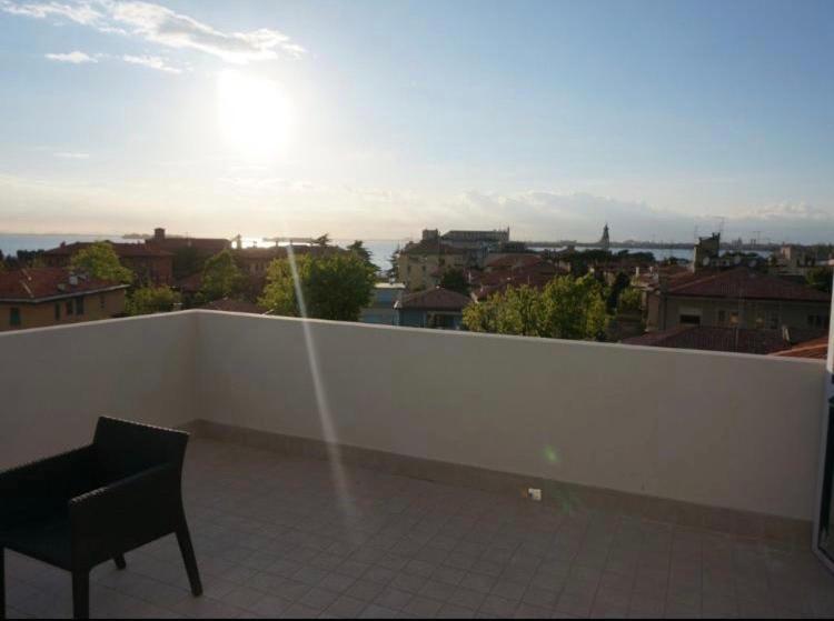 Stylish Penthouse Apartment In Venice Lido, 10 Minutes From Saint Marks Square Lido de Venise Extérieur photo
